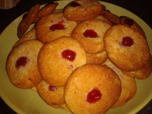 Cookies-noix-de-coco-et-cerises-confites-(sandrac)-companion