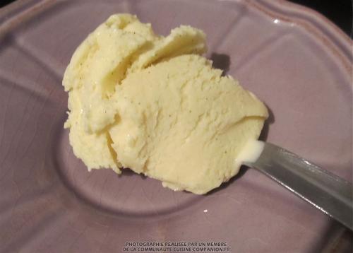 Glace-vanille-au-lait-concentré-sucré-(valf)-companion