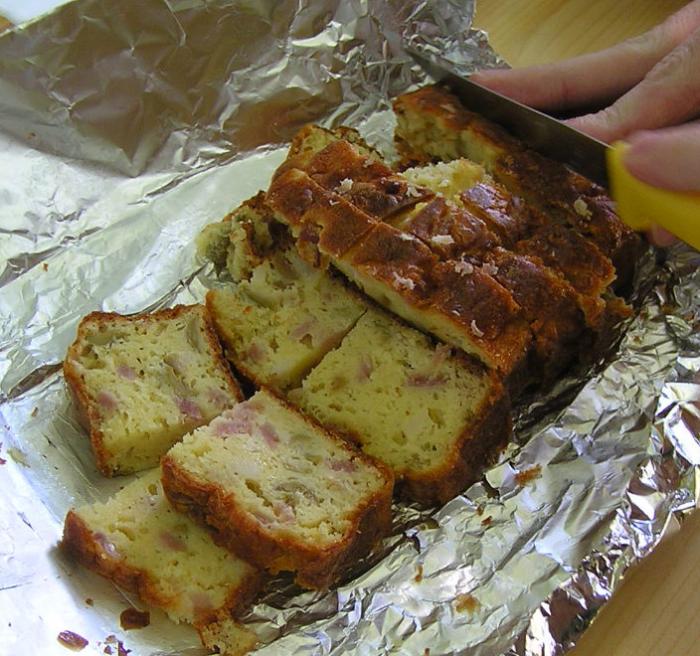 Variante-cake-au-jambon-et-aux-olives