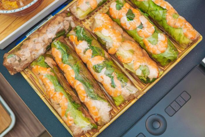 Goi cuon, les rouleaux de printemps vietnamiens frais aux crevettes