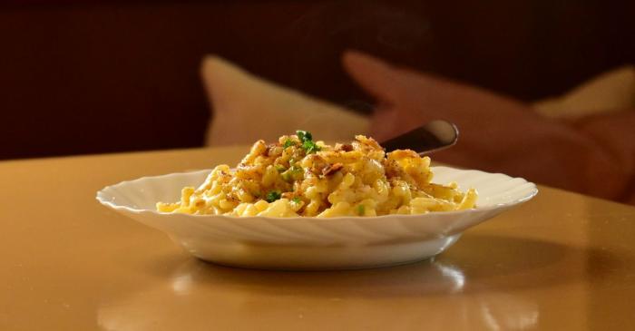 Kasespatzle, les spatzle allemands au fromage fondu et oignons dores Kasespatzle,-les-spatzle-allemands-au-fromage-fondu-et-oignons-dores